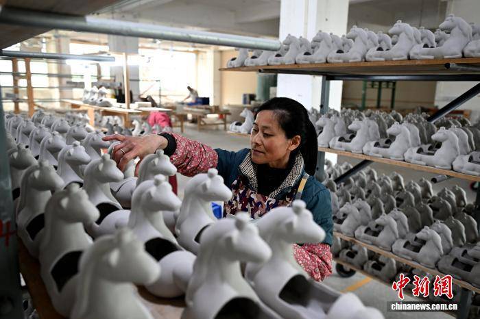 “世界陶瓷之都”德化生肖瓷热销海内外AG真人游戏第一品牌创意“加码”